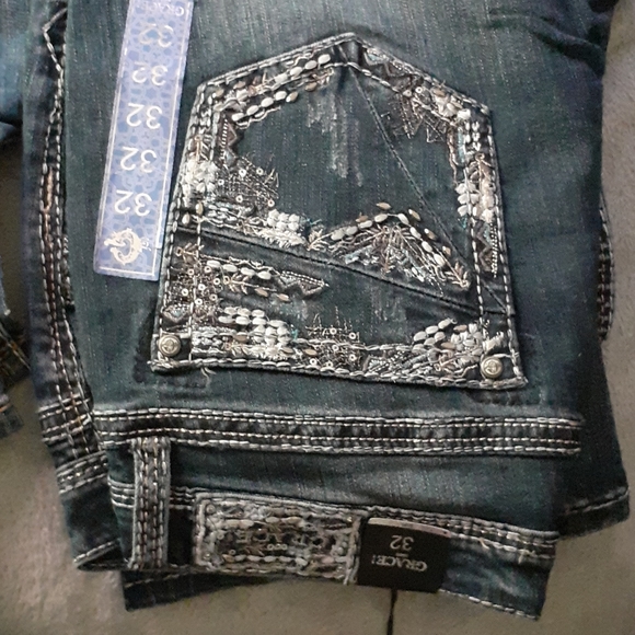 Grace in LA Jean's - Picture 3 of 4